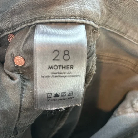 NWOT MOTHER High Waisted Looker Ankle Fray Skinnies in Dye Graphite. Size 28 - Picture 12 of 15